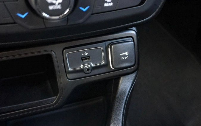 Jeep Renegade cena 124900 przebieg: 13000, rok produkcji 2021 z Chełmek małe 742